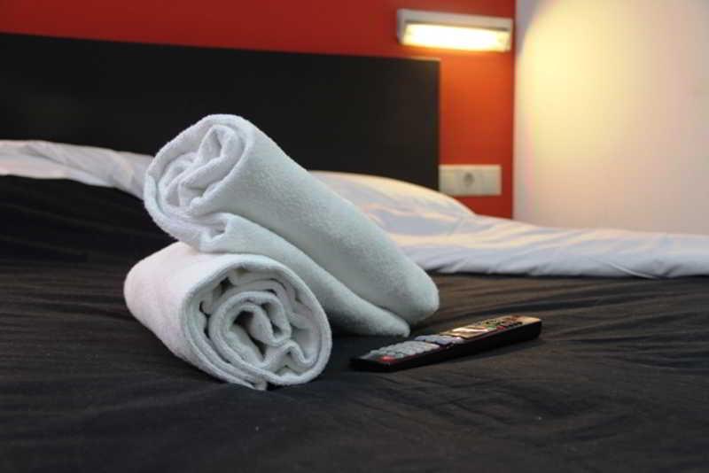 Room00 Valencia Hostel Luaran gambar